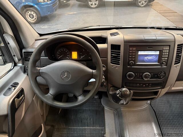 Minibusz MERCEDES-BENZ Sprinter Kombi L2-H2 9 Sitze Klima Standh 1.Hand