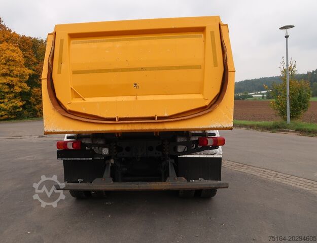 Třístranný sklápěč Mercedes-Benz Arocs 3251 8x4