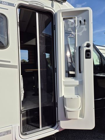 Félintegrált lakóautó HYMER/ERIBA ML-T 580 190 PS / AHK abnehmbar / Allrad / 4,1 t