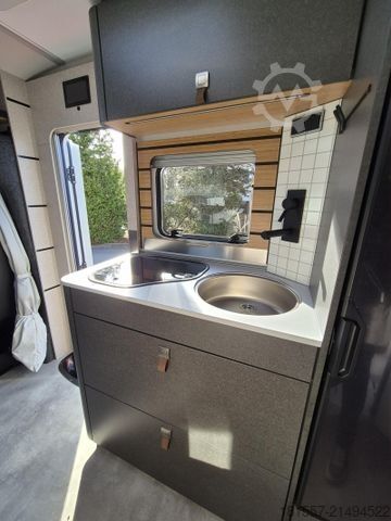 Félintegrált lakóautó HYMER/ERIBA ML-T 580 190 PS / AHK abnehmbar / Allrad / 4,1 t