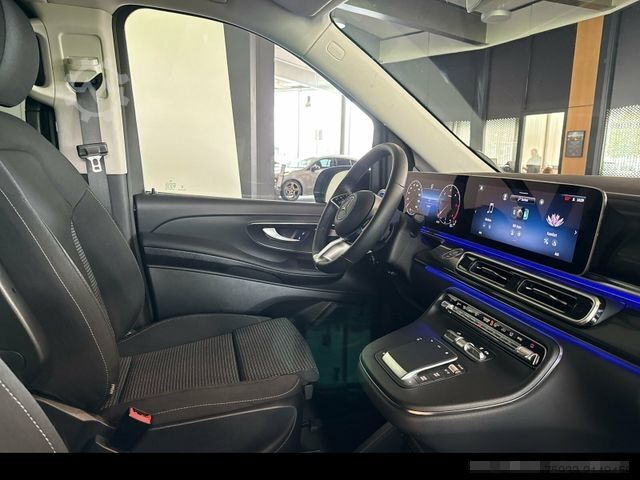 Minibusz MERCEDES-BENZ V 220d 4MATIC STYLE DISTRONIC+MULTIBEAM+AHK+NAVI