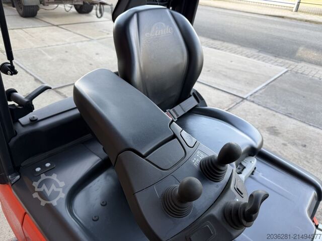 Elektro 3 Rad-Stapler Linde E20L-02