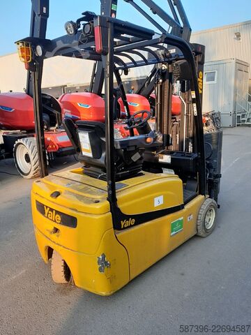 Elektrikli 3 tekerlekli forklift Yale ERP20VT LWB