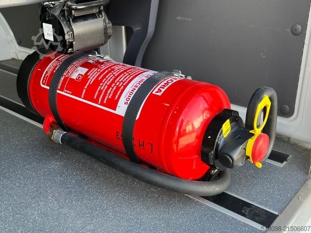 Minibusz VOLKSWAGEN CRAFTER 17 SITZER ACC LANE ASSIST