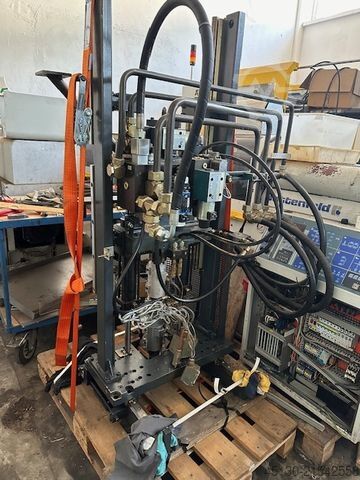 Máquina de moldagem por injeção Ferromatik Milacron K110D-S/2F