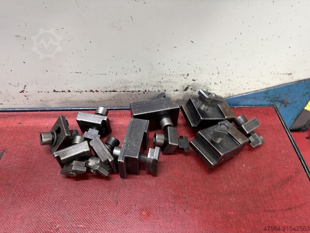 Dikey işleme merkezi YCM SUPERMAX V116B