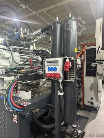 Máquina de moldagem por injeção Ferromatik Milacron K-TEC 350-2650