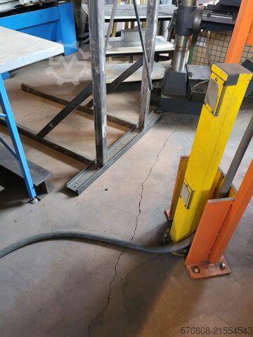 Euromac Cx 1000/30 Stanzmaschine, 30 Tonnen EUROMAC CX 100/30