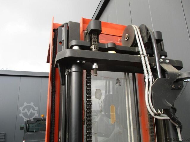 Hochhubkommissionierstapler TOYOTA OME 100M