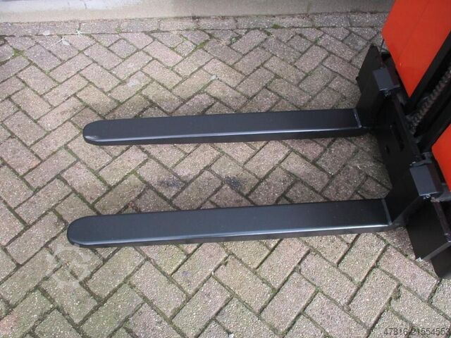 Hochhubkommissionierstapler TOYOTA OME 100M