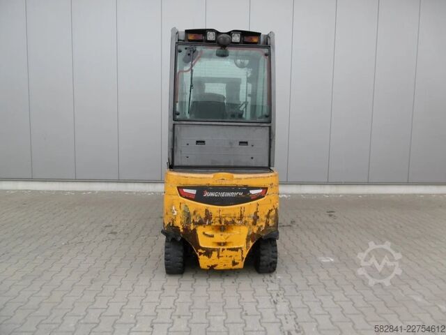 Empilhadeira elétrica de 4 rodas JUNGHEINRICH EFG 430ks 115-500 DZ