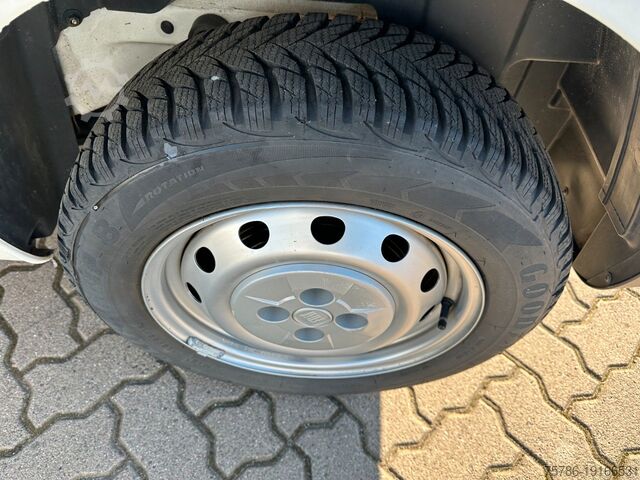 Fourgon tôlé FIAT Fiorino KA/ Heckflügelt/ AC/ Dachträger/