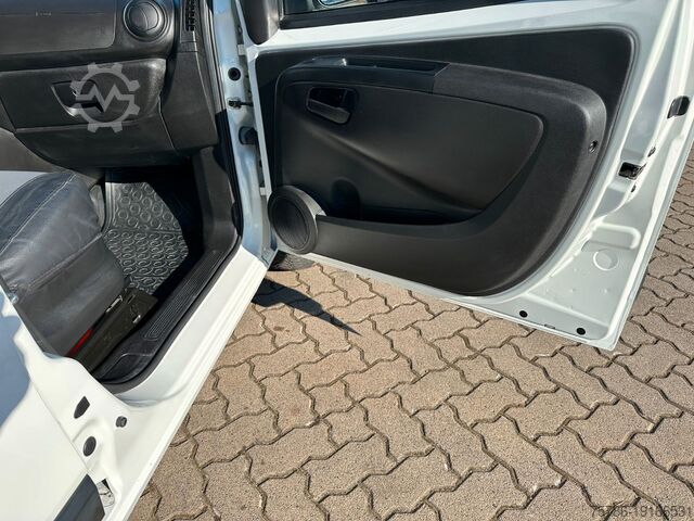 Fourgon tôlé FIAT Fiorino KA/ Heckflügelt/ AC/ Dachträger/
