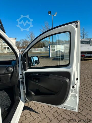 Fourgon tôlé FIAT Fiorino KA/ Heckflügelt/ AC/ Dachträger/