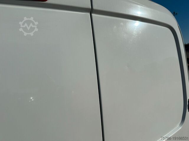 Fourgon tôlé FIAT Fiorino KA/ Heckflügelt/ AC/ Dachträger/