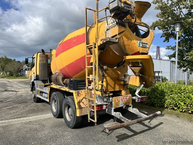 Betonszállító teherautó Daimler-Benz 