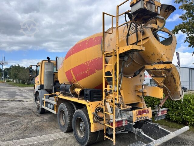 Betonszállító teherautó Daimler-Benz 