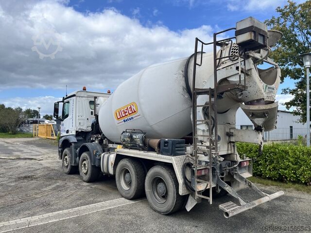 Betonszállító teherautó Daimler-Benz 
