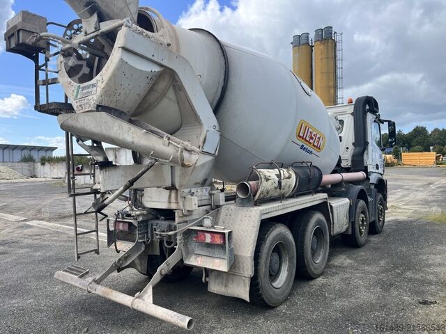 Betonszállító teherautó Daimler-Benz 