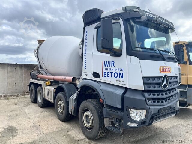 Betonszállító teherautó Daimler-Benz 