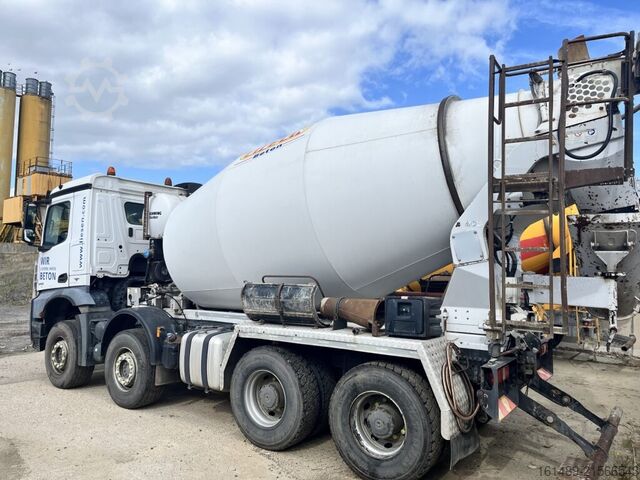 Betonszállító teherautó Daimler-Benz 