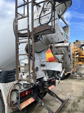 Betonszállító teherautó Daimler-Benz 