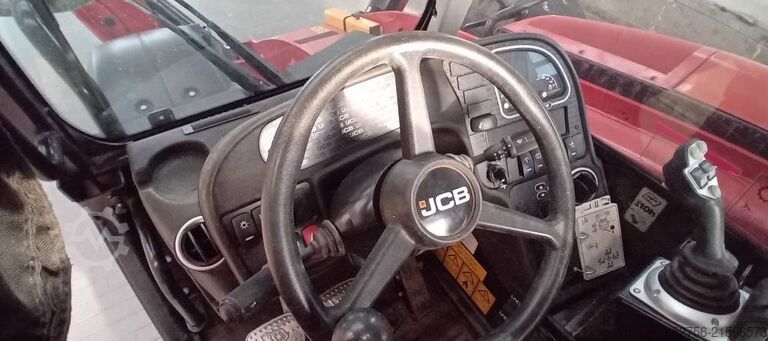 Teleszkópos rakodó JCB 540-140