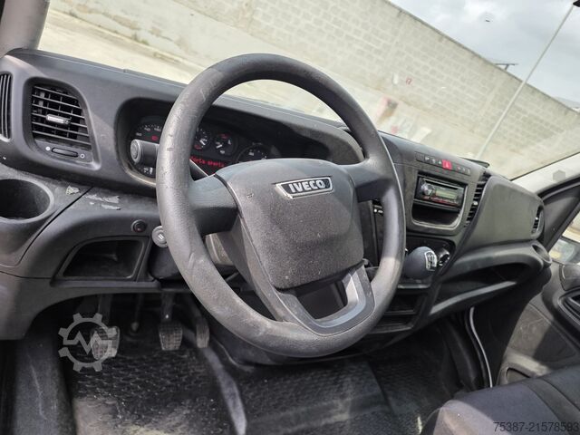 Vrachtwagen met bakwagen iveco Daily 35