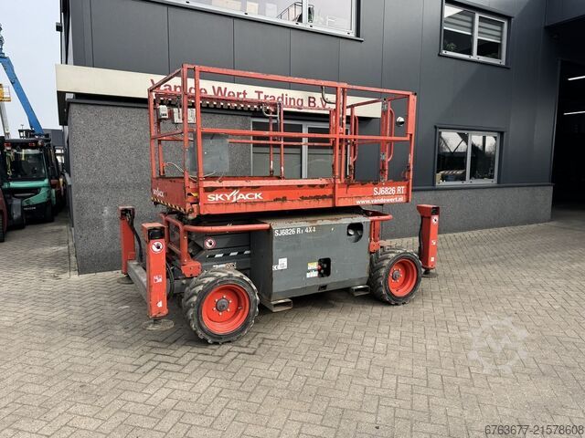 Skyjack SJ 6826RT Schaarhoogwerker 10 M / Scissor / Arbeitsbuhne 2018 4X4 Kubota Diesel SKYJACK SJ 6826RT Schaarhoogwerker 10 M / Scissor / Arbeitsbuhne 2018 4X4 Kubota Diesel