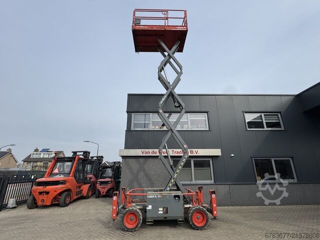 Skyjack SJ 6826RT Schaarhoogwerker 10 M / Scissor / Arbeitsbuhne 2018 4X4 Kubota Diesel SKYJACK SJ 6826RT Schaarhoogwerker 10 M / Scissor / Arbeitsbuhne 2018 4X4 Kubota Diesel