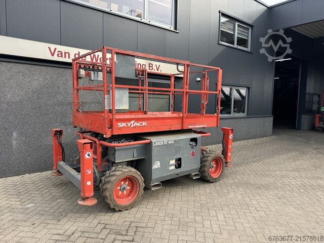 Skyjack SJ 6826RT Schaarhoogwerker 10 M / Scissor / Arbeitsbuhne 2015 4X4 Kubota Diesel SKYJACK SJ 6826RT Schaarhoogwerker 10 M / Scissor / Arbeitsbuhne 2015 4X4 Kubota Diesel