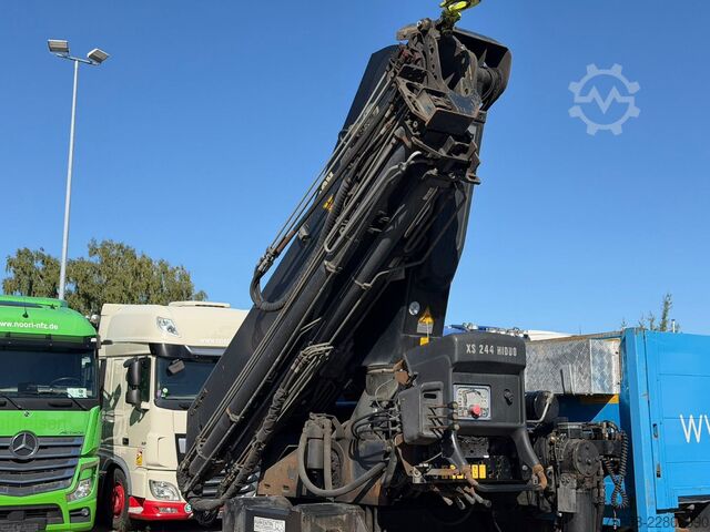 Vrachtauto met open laadbak MAN TGS 28.440 6x6BB HIAB XS244 Funk Container 6,30m
