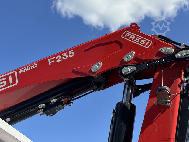 Kipper vrachtwagen MAN TGS 28.440 6x4-4 2-Seitenkipper FASSI