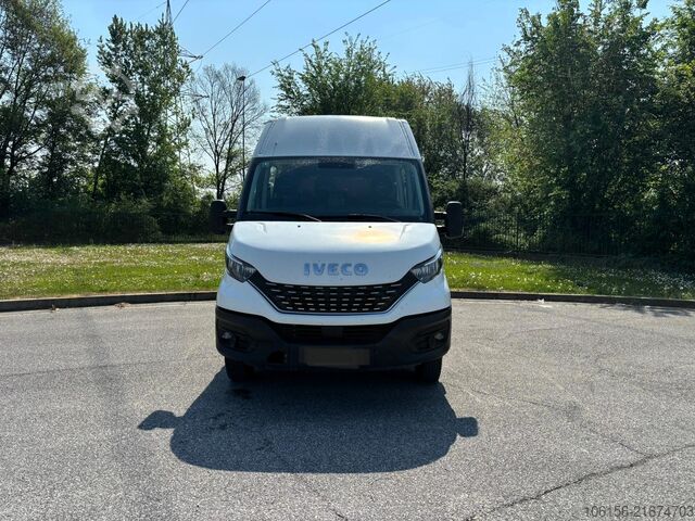 Double cab van Iveco Daily 35