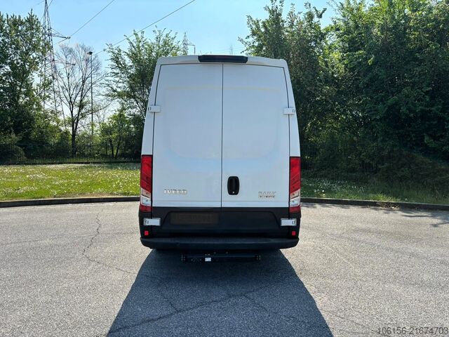 Double cab van Iveco Daily 35