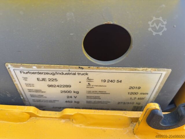 Chariot élévateur à basse altitude Jungheinrich EJE225