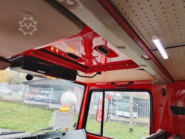 Customized van UNIMOG 1300 L DoKa ex Feuerwehr