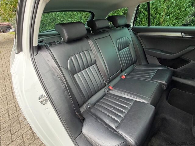 Kleinbus SKODA Superb 2.0 TDI SCR DSG Active Combi Panoramadach