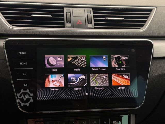 Kleinbus SKODA Superb 2.0 TDI SCR DSG Active Combi Panoramadach
