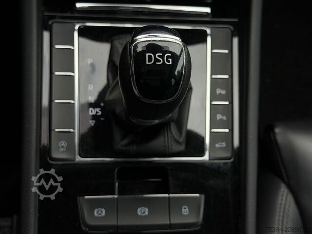 Kleinbus SKODA Superb 2.0 TDI SCR DSG Active Combi Panoramadach