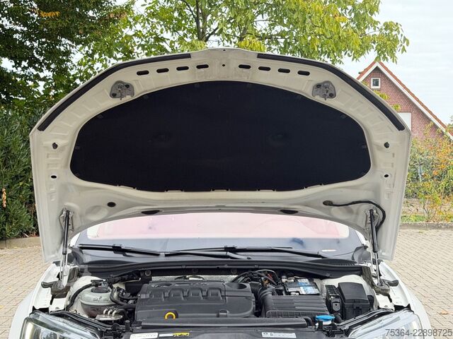 Kleinbus SKODA Superb 2.0 TDI SCR DSG Active Combi Panoramadach