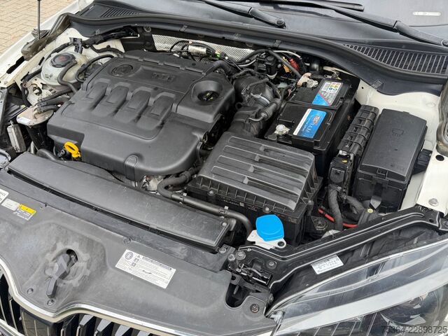 Kleinbus SKODA Superb 2.0 TDI SCR DSG Active Combi Panoramadach