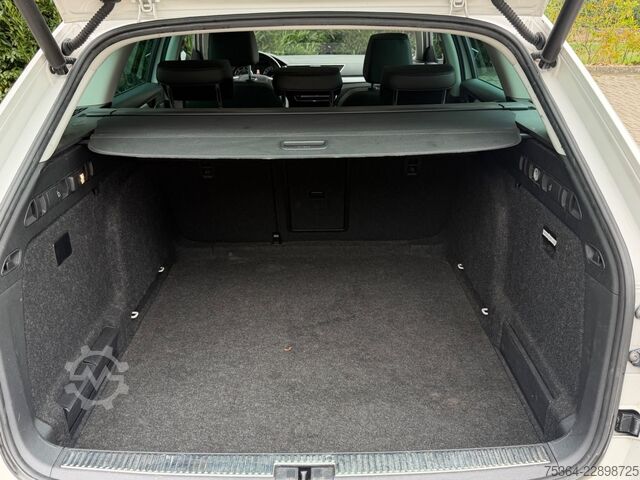 Kleinbus SKODA Superb 2.0 TDI SCR DSG Active Combi Panoramadach