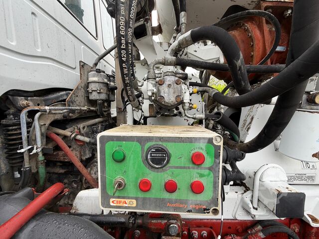 φορτηγό αναμικτήρας σκυροδέματος Iveco Trakker 440