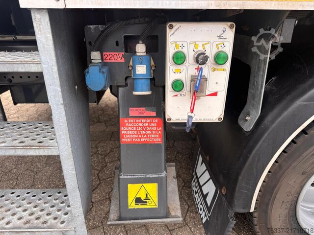Vrachtwagenhoogwerker Renault D12 Steiger  France Elevateur 192 CPM