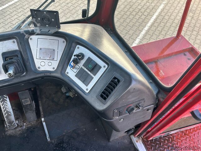 MTS standard Terberg YT182 / Motor Problem - Oil Pressure / 2006 / C...