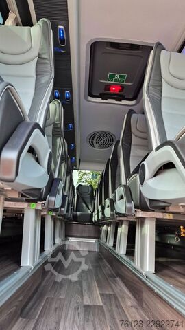 Minibus MERCEDES-BENZ 519 Sunset S 4 Ferqui Lagerfahrzeug Stock
