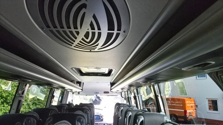 Minibus MERCEDES-BENZ 519 Sunset S 4 Ferqui Lagerfahrzeug Stock