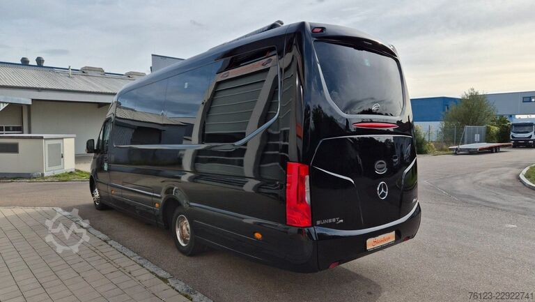 Minibus MERCEDES-BENZ 519 Sunset S 4 Ferqui Lagerfahrzeug Stock