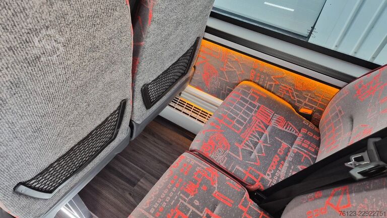 Minibus MERCEDES-BENZ 30 Sitzer Schul- Transferbus 519 Lagerfahrzeug